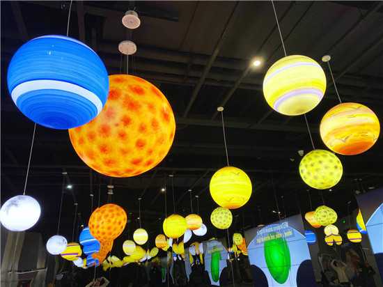 隕石拿鐵什么味？北京首家太空主題咖啡館等你來(lái)探秘