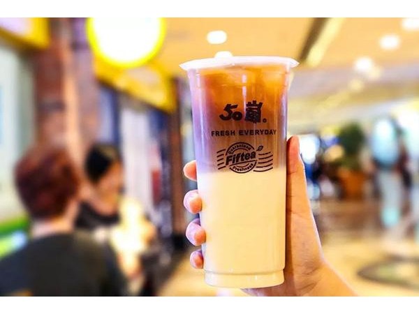 嵐奶茶加盟費(fèi)大概多少錢(qián)，小學(xué)老師被這個(gè)數(shù)字深深吸引