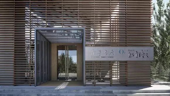 從遇冷到受捧：實(shí)體書店的“求生之路”，咖啡館應(yīng)該學(xué)什么？