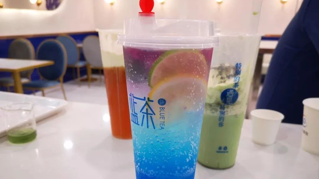 這款“海洋茶”單品每天能賣 多杯 我們似乎找到了解鎖產(chǎn)品同質(zhì)化的鑰匙