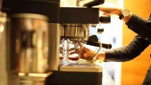 年了，我終于可以不用再做奶茶……