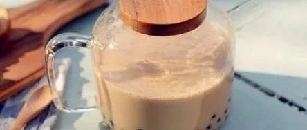 隔壁奶茶店借原料怎么辦？店老板吵成一片
