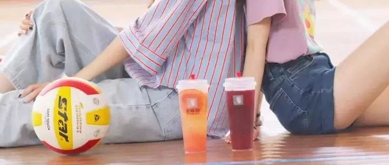 這個茶飲品牌為什么火到日本排長隊？