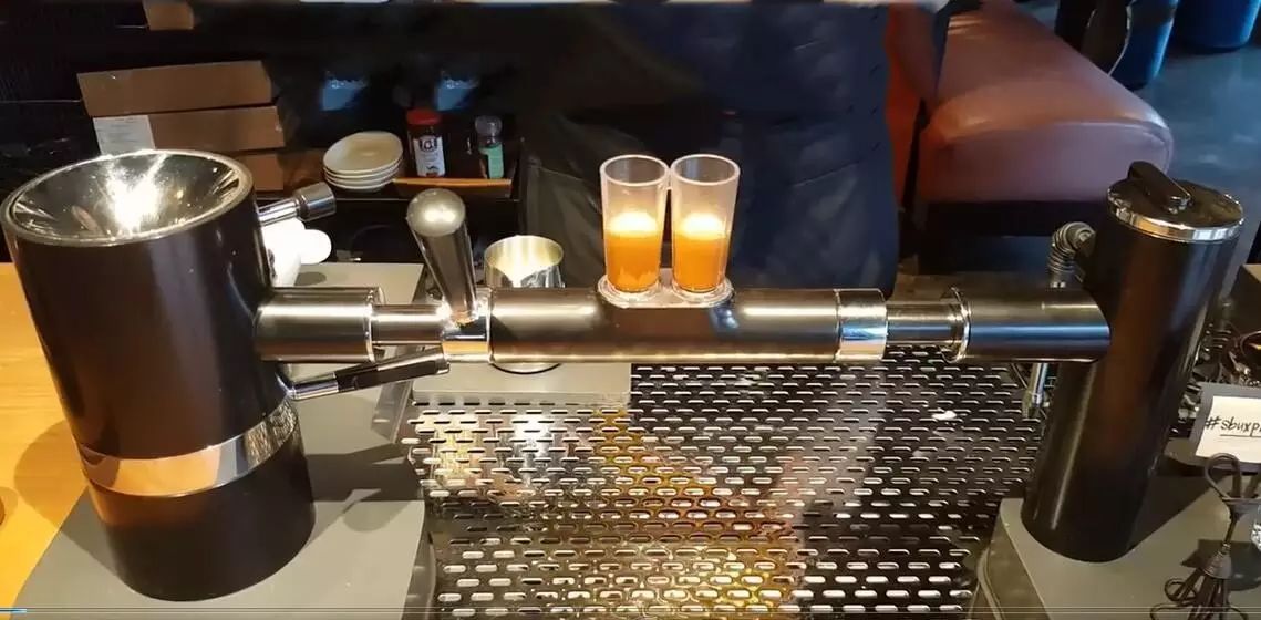 炫酷到爆！星巴克推出一款高端咖啡機(jī)