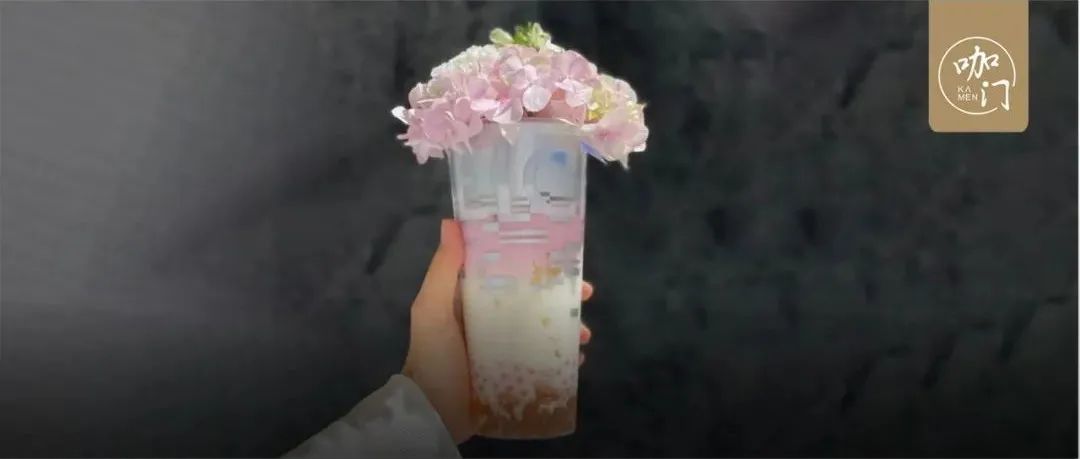 一天能賣+杯！走紅上海的“鮮花奶茶”太適合出爆款了