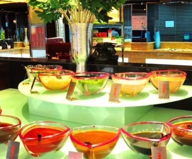 自助餐廳里的飲品為什么大多是免費(fèi)的？