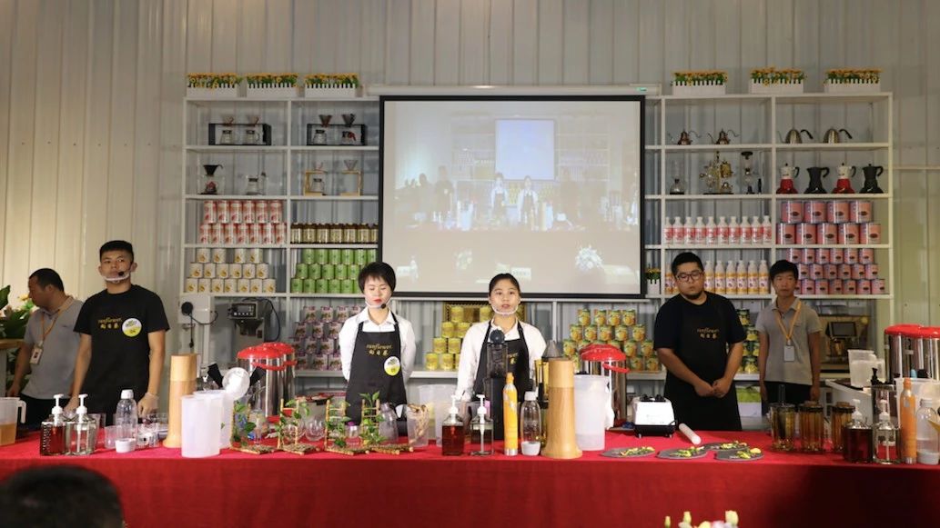 預(yù)選賽結(jié)束，“新飲力” 新茶飲大賽華南區(qū)域賽明早點(diǎn)開(kāi)賽！