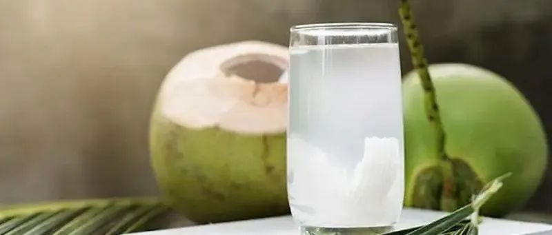 椰子水 大翻車？兩個(gè)茶飲品牌都曾主動(dòng)下架 但……