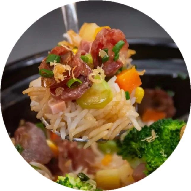 詹姆士的廚房 | 百吃不厭的煲仔飯，一口接一口根本停不下來！