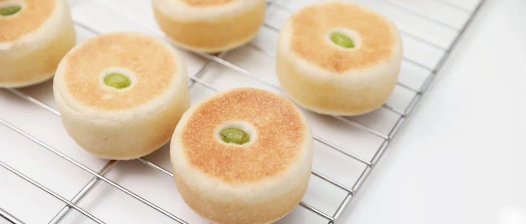 上架款的軟糯日式「米面包」，是雪菜毛豆餡的！