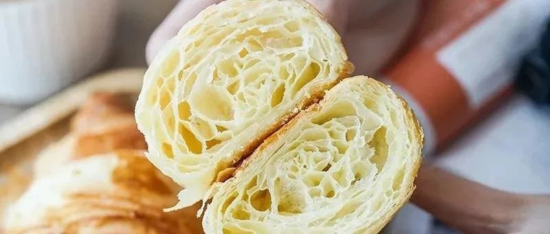 他把“衣服”賣進可頌面包店，就問香不香？