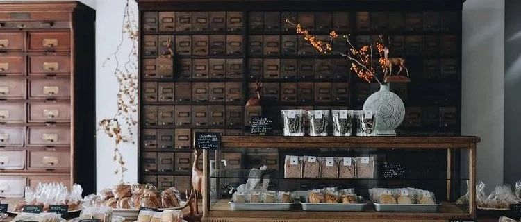 古樸中藥店風(fēng)的日式手作烘焙店，招牌是司康！