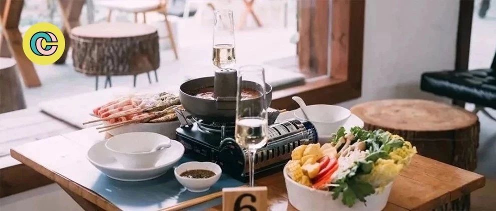 開了 年咖啡店，學(xué)費(fèi)花 w...終于，她在店里賣起了火鍋