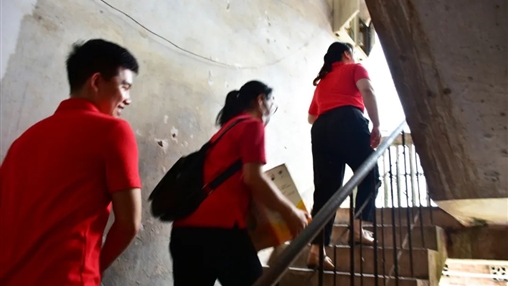 迎“七一”，送溫暖 | 百裕教育黨支部走訪慰問困難老黨員